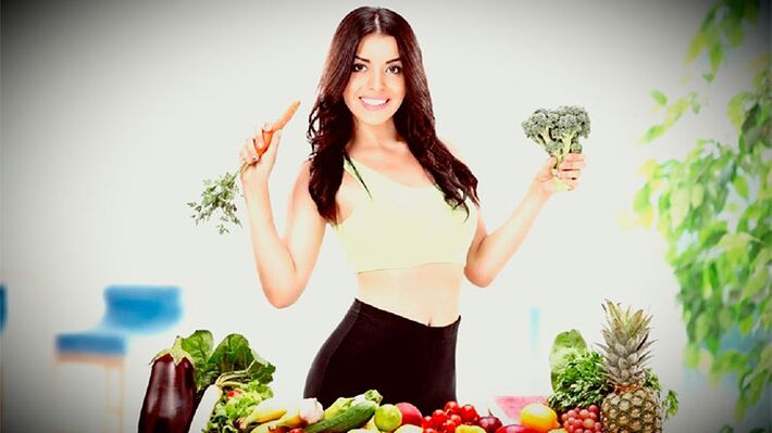 Thin girl with vegetables